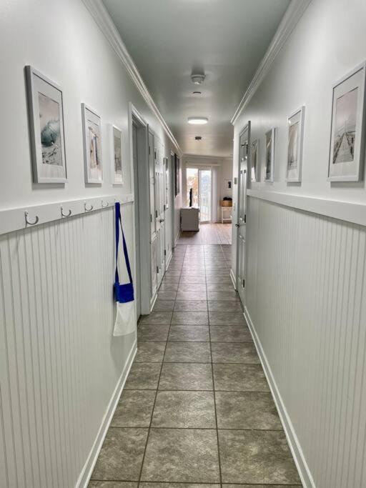 3 Bedroom Condo, Ocean Views & Short Walk To Beach! オーク・アイランド エクステリア 写真